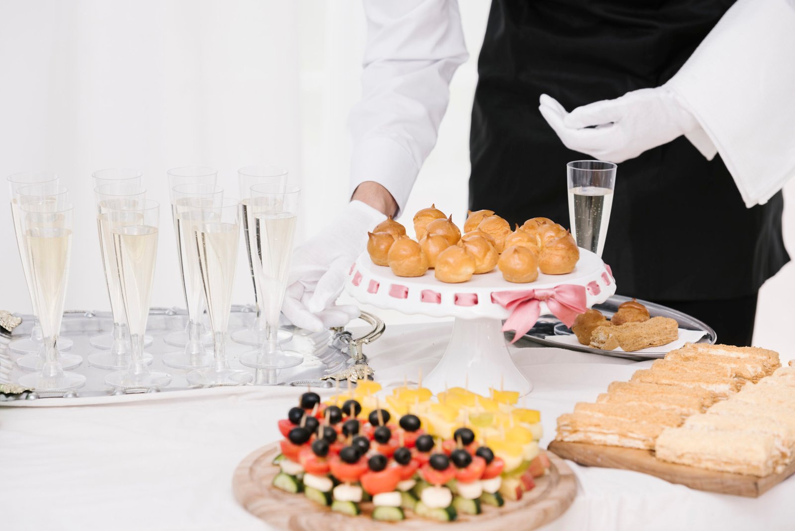 ormal events: three-course plated dinners, linen-service, and white-glove presentation.